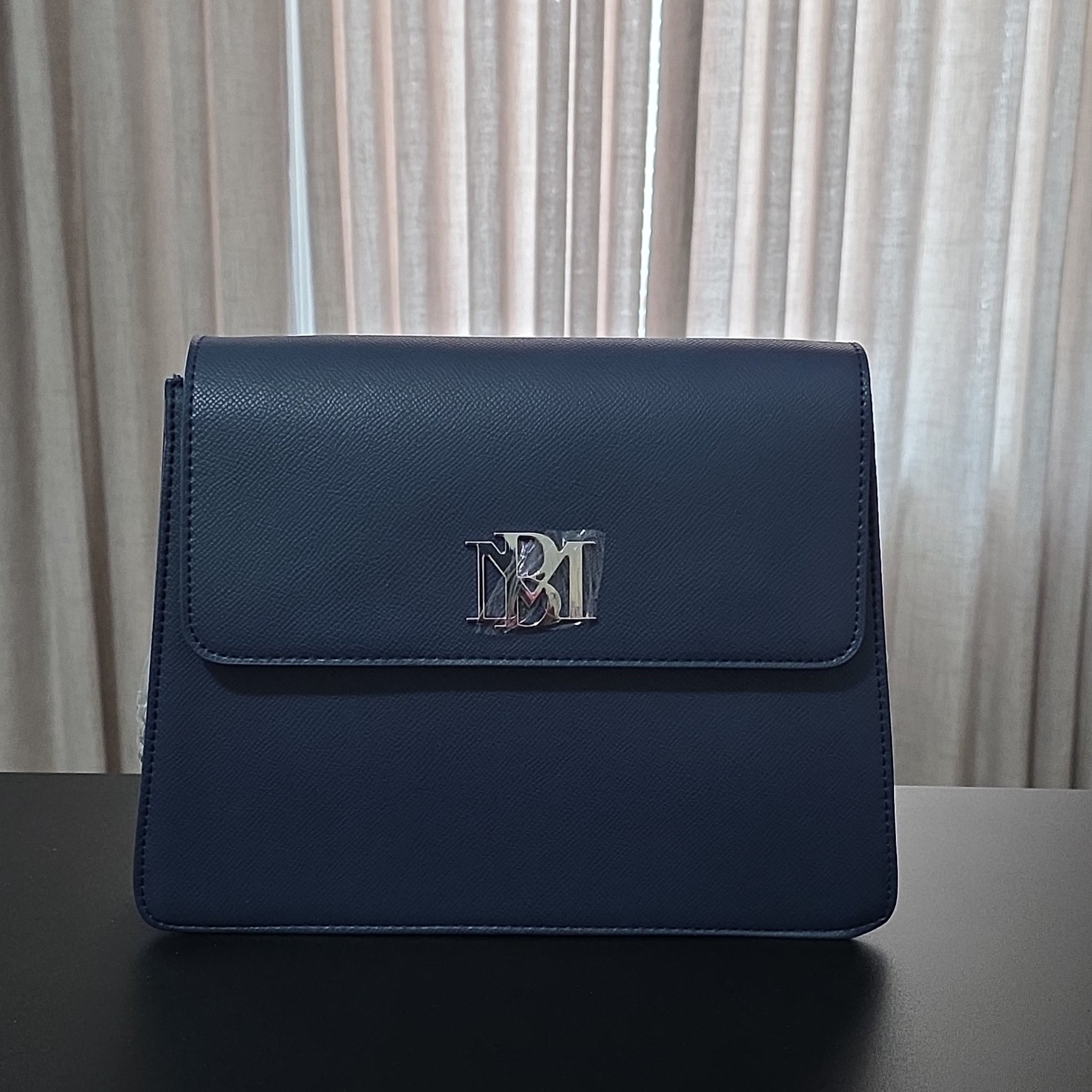 Badgley Mischka Black Shoulder Bag Chain Accent Detachable Strap Logo